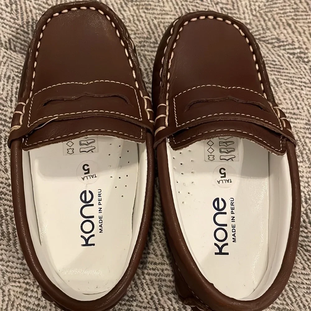 Kone driving moccasins size 5